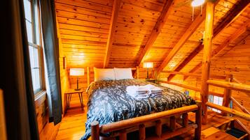 1 bedroom, desk, iron/ironing board, WiFi