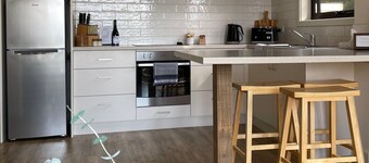 The Magpie - Two-bedroom cottage at Bundaleera Vineyard