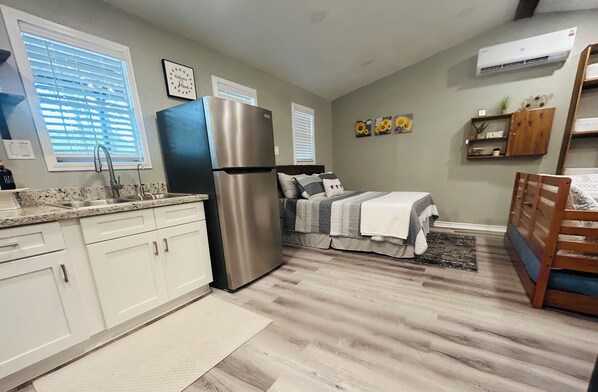 1 bedroom, iron/ironing board, WiFi, bed sheets