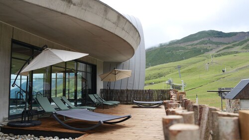 T3 + cabine aux pieds pistes, près du centre + vue