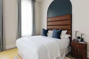 2 bedrooms, iron/ironing board, travel cot, WiFi