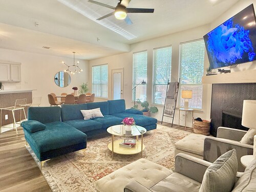 Modern home with upgrades a quiet neighborhood - 4 bedroom with flex space.