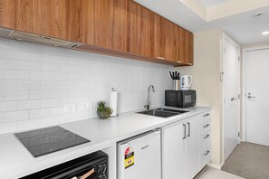 Micro-ondas, fogão, cooktop, torradeira