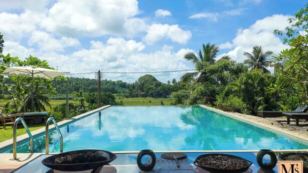Piscina infinita