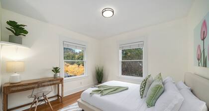 Cozy Oasis - 5BD/ 2BA Craftsman Home - Arcade- Near Oregon Zoo & Attractions