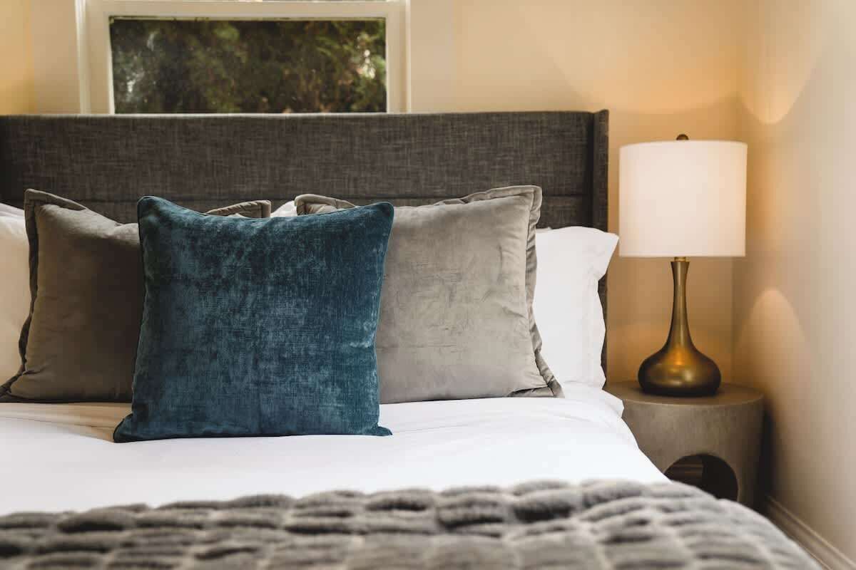 5 habitaciones, tabla de planchar con plancha, cuna de viaje y wifi 