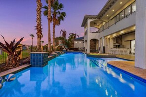 A heated pool - Games Room | Theater | Kids Themed Bedrooms | Fitness Room | Private Pool with Golf Course Views (Kissimmee)