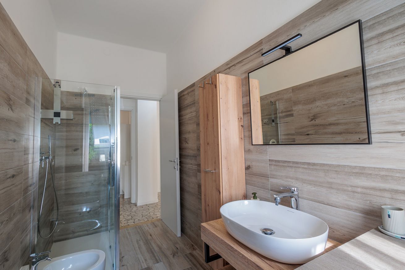 Douche, sèche-cheveux, bidet
