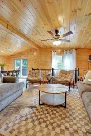 Smart TV, ping pong, books