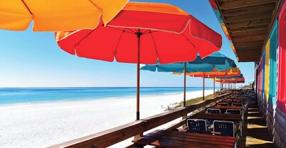 Captain's Cove @ Crystal Village | Pool View | FREE Fun Pass | Spring and Summer Special