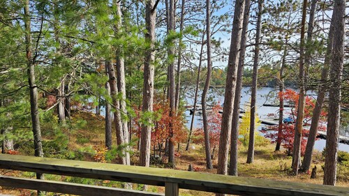 Cozy 4-bedroom cabin steps from Voyageurs National Park and Snowmobile Trails!