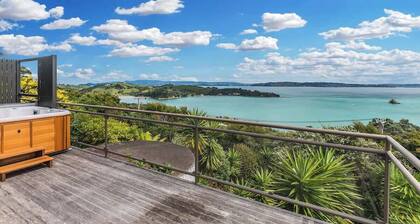 Sunset Sanctuary - Elevated Rocky Bay Retreat