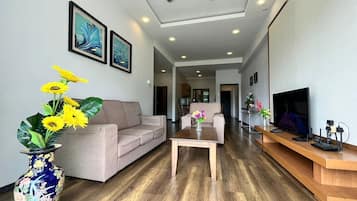 Wohnbereich | 48-Zoll-LED-Fernseher mit Digitalempfang