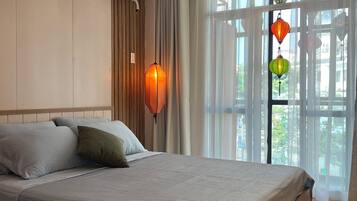 Suite, Balkon, Stadtblick | 1 Schlafzimmer, kostenloses WLAN