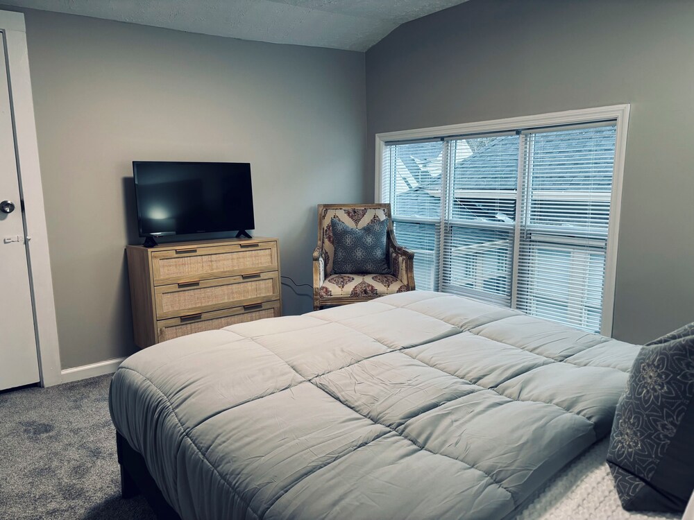 Photo inspiration: Gallery Detail: Charming 2 Bedroom Apartment With WiFi Ac In Fantastic Downtown