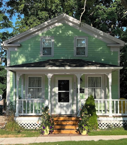 Welcome to our charming 1850's cottage-style home - Frances House