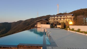 Udendørs pool