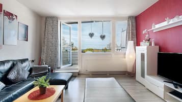 Televisión, tenis de mesa y estéreo