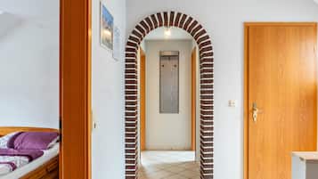 2 bedrooms, iron/ironing board, free WiFi, bed sheets