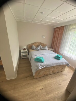 1 soverom, strykejern/-brett, wi-fi (inkludert) og sengetøy