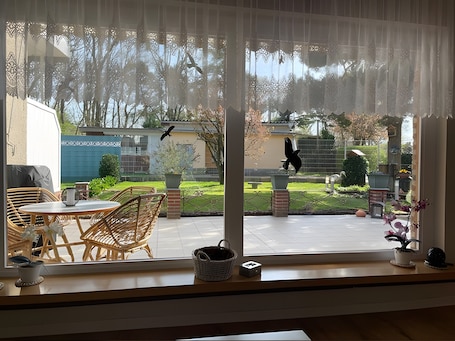 Dining. Apartment 'Familie Eggert' with Private Terrace, Private Garden and Wi-Fi