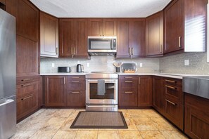 Fridge, microwave, oven, stovetop - Celest Homes! Spacious, family home, right for your next family adventure. (Edmonton)