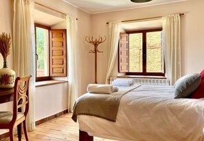 4 habitaciones, wifi gratis y ropa de cama 