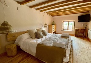 4 bedrooms, free WiFi, bed sheets