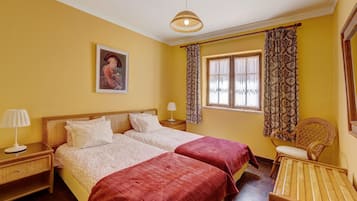 2 bedrooms, iron/ironing board, free WiFi, bed sheets