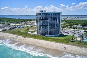 Exterior - Spacious Luxury 2-bd 2-ba Ocean Front Condo, in tranquil Hutchinson Island (Jensen Beach)