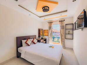 Deluxe Double Room | Desk, laptop workspace, soundproofing, free WiFi - Vuon Bach Thao hostel Hoi an (Da Nang)