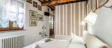 1 camera, Wi-Fi gratuito, lenzuola