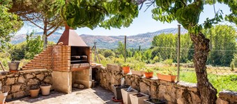Country House 'La Covacha' with Mountain View, Private Garden and Wi-Fi