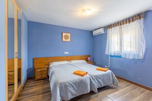 10 chambres, fer et planche à repasser, Wi-Fi gratuit, draps fournis