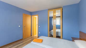 10 slaapkamers, een strijkplank/strijkijzer, gratis wifi, beddengoed