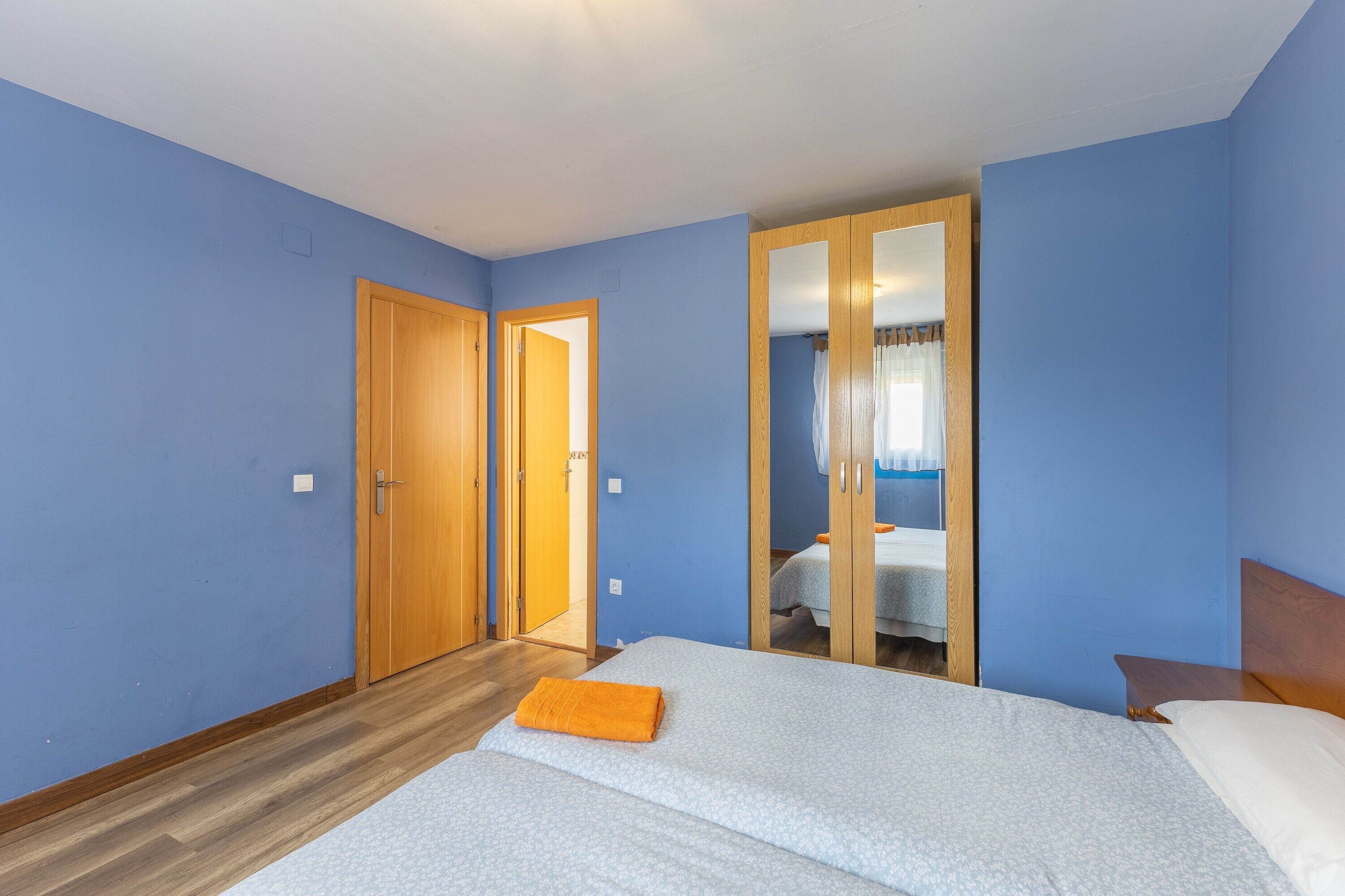 10 bedrooms, iron/ironing board, free WiFi, bed sheets