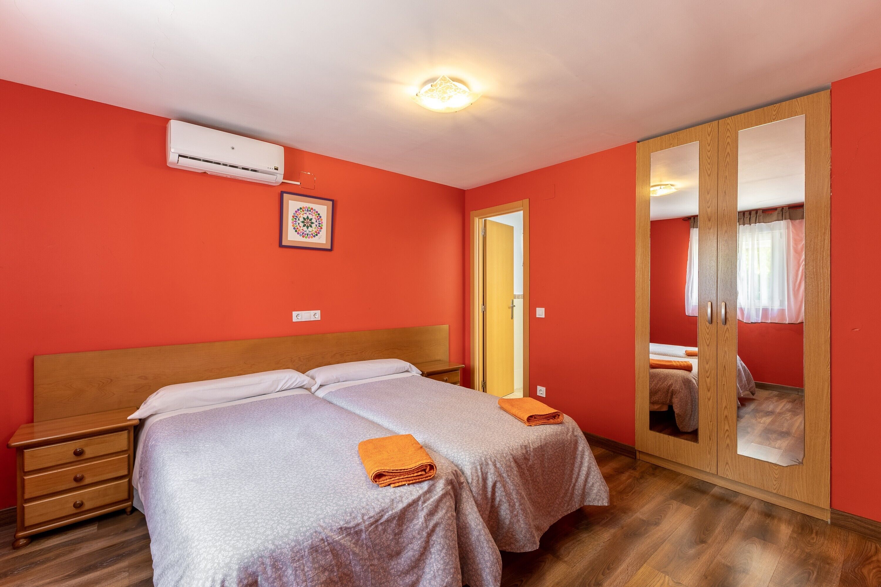 10 bedrooms, iron/ironing board, free WiFi, bed sheets