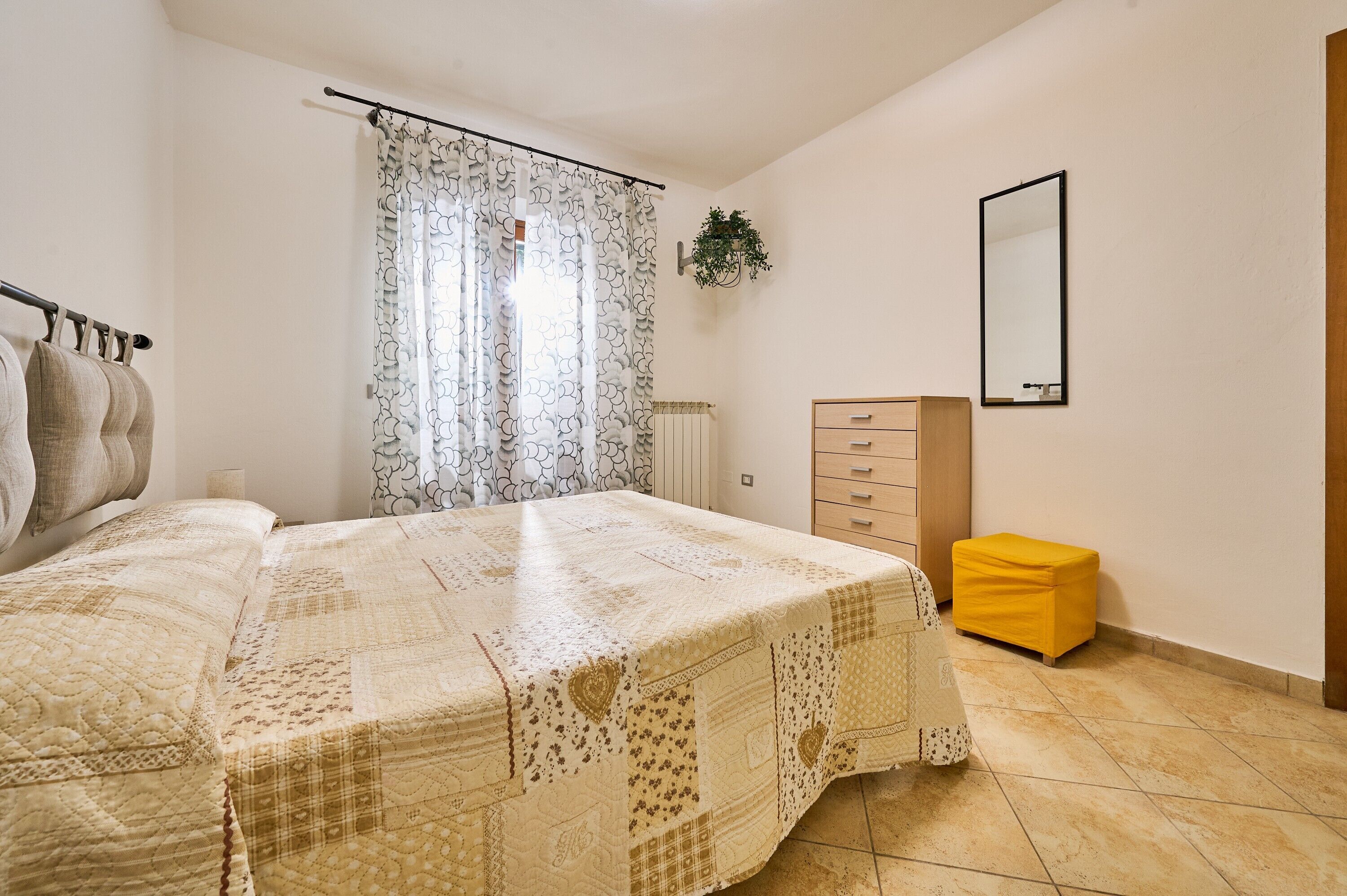 1 quarto, Wi-Fi de cortesia, roupa de cama