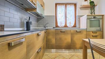 Kühlschrank, Ofen, Herdplatte, Geschirrspüler