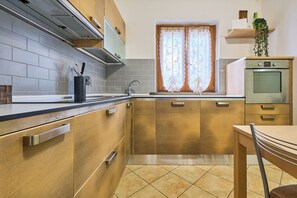 Refrigerador, horno, parrilla de estufa y lavavajillas