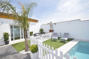 Pool - Holiday Home 'Casa Turquesa' with Private Pool, Wi-Fi and Air Conditioning (Conil de la Frontera)