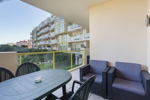 Outdoor dining - Apartment 'Denia Lagos Del Castillo' with Private Pool, Wi-Fi and Air Conditioning (Denia)
