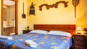 5 chambres, fer et planche Ă repasser, draps fournis