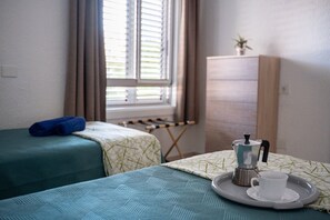 1 bedroom, iron/ironing board, free WiFi, bed sheets - Vacation Apartment 'Las Floritas Beach' with Shared Pool, Private Terrace and Wi-Fi (Arona)