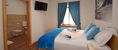 1 bedroom, free WiFi, bed sheets