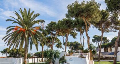 Apartment 'Vistahermosa' with Shared Pool, Wi-Fi and Air Conditioning