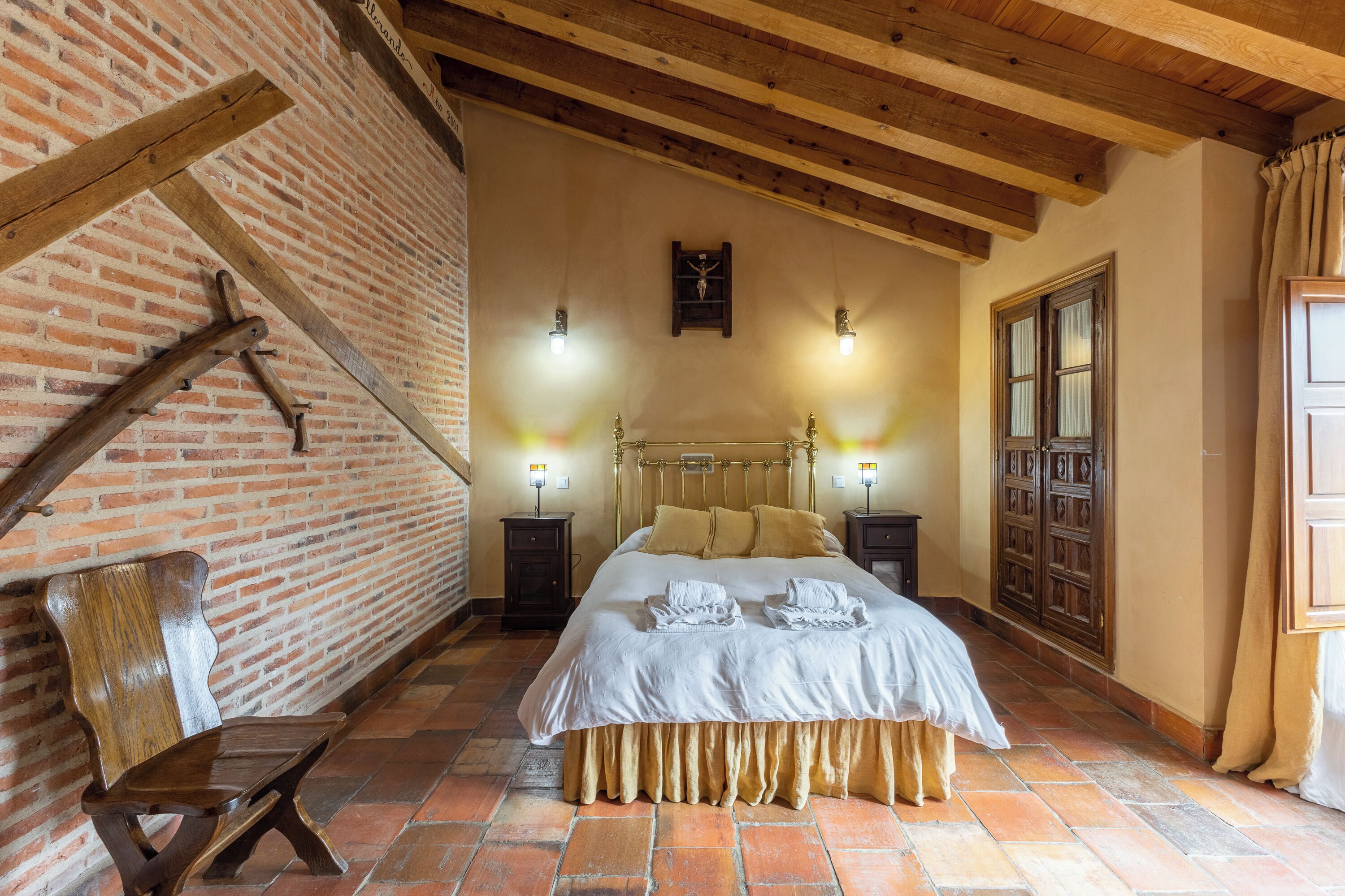 4 quartos, Wi-Fi de cortesia, roupa de cama