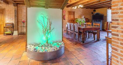 Country House 'La Tarja 2' with Private Garden and Wi-Fi
