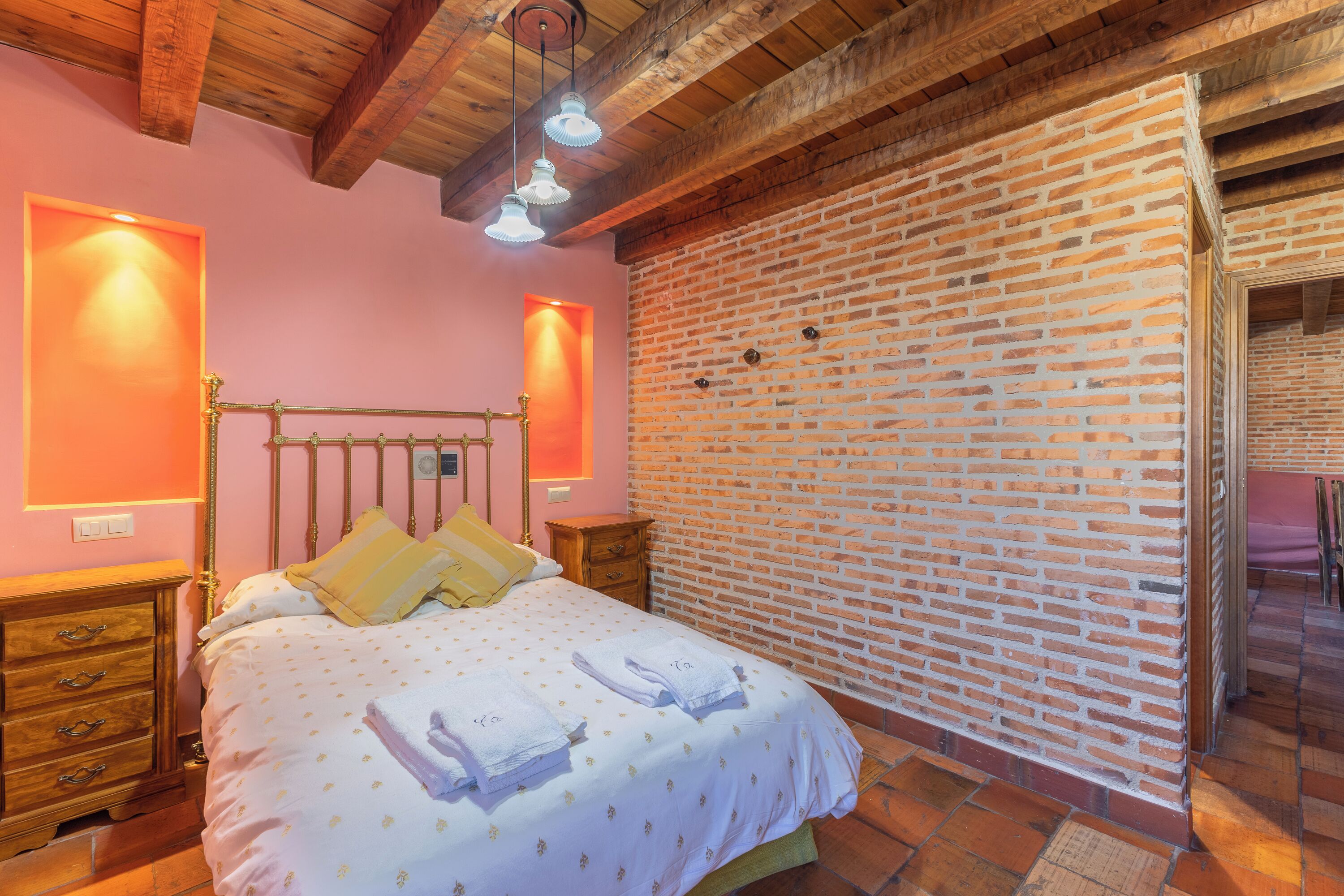 4 dormitorios, wifi gratis, ropa de cama