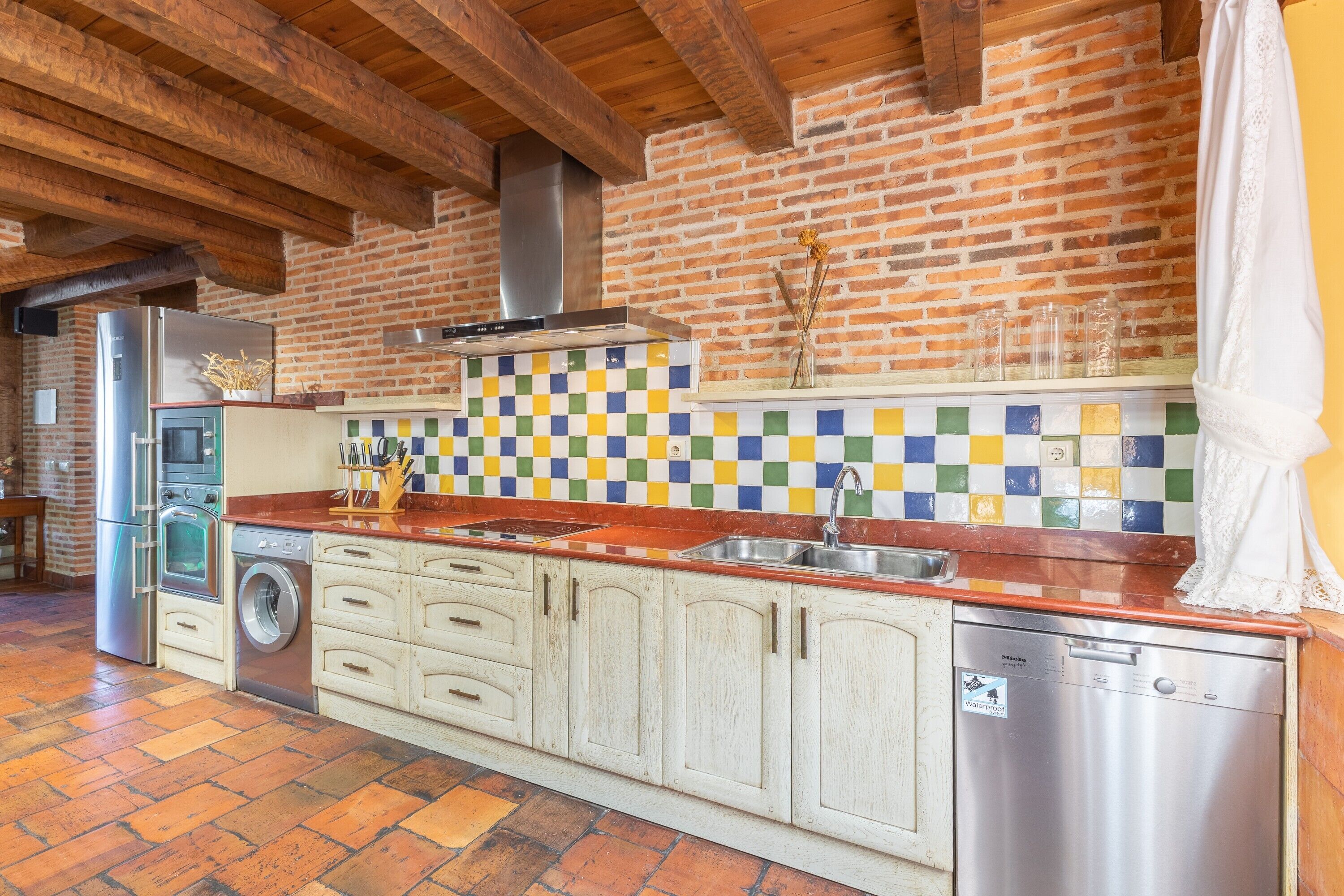 Microwave, dishwasher